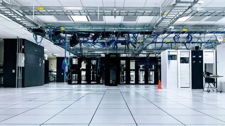 Client-Server Network 💻 Everything to Know in 2023